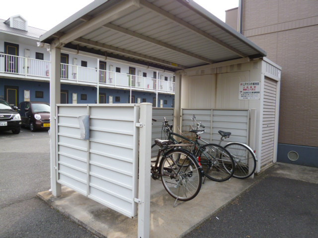 倉敷市西中新田のアパートのその他共用部分|自転車置き場