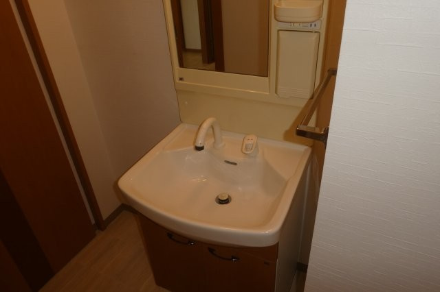 アベニール弐番館の独立洗面台|シャンプードレッサー