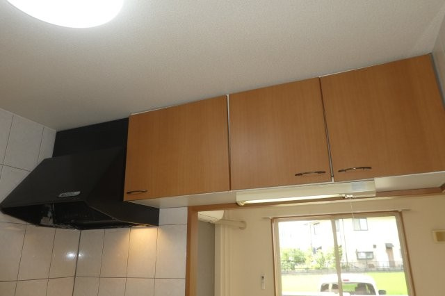 アベニール弐番館のキッチン|キッチン上収納