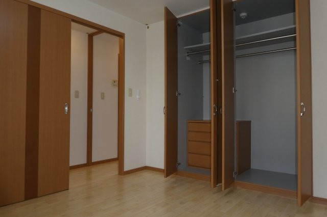 アベニール弐番館の洋室