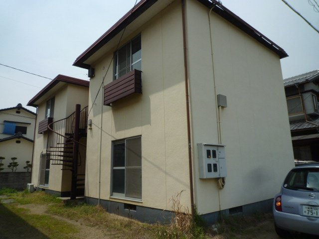 倉敷市上東のアパートの外観
