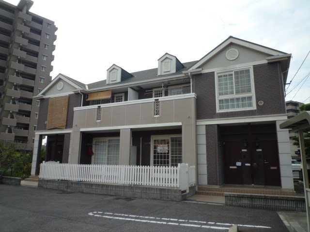 倉敷市老松町３丁目のアパートの外観