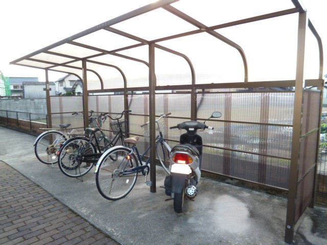 メゾ・グランデのその他共用部分|自転車置き場