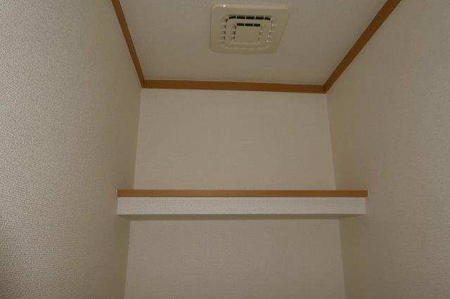 ソレイユKのトイレ|トイレ棚