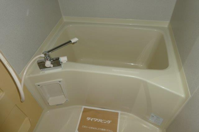 総社市真壁のアパートの浴室