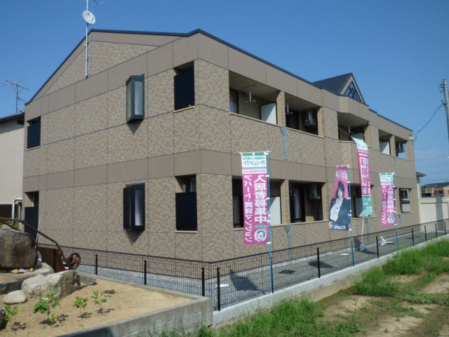 倉敷市東富井のアパートの外観