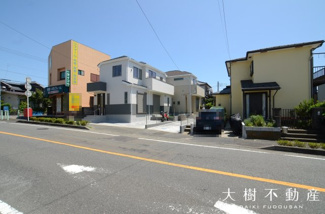 【前面道路含む現地写真】