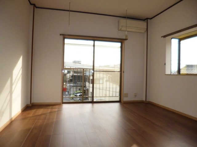 サンハイツたなかの居間・リビング|洋室