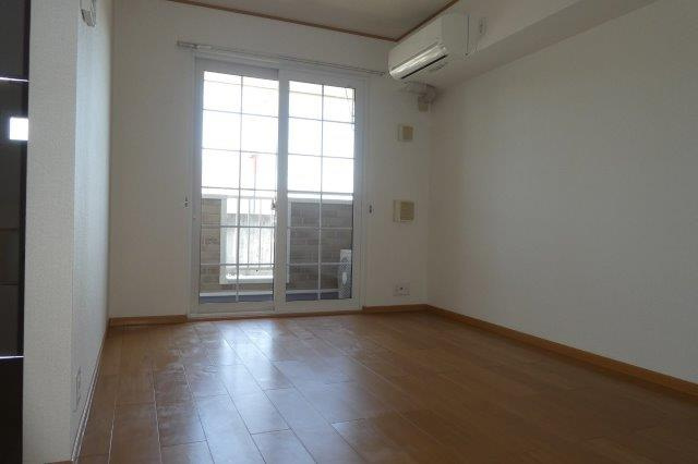 ポポラーレＡの居間・リビング