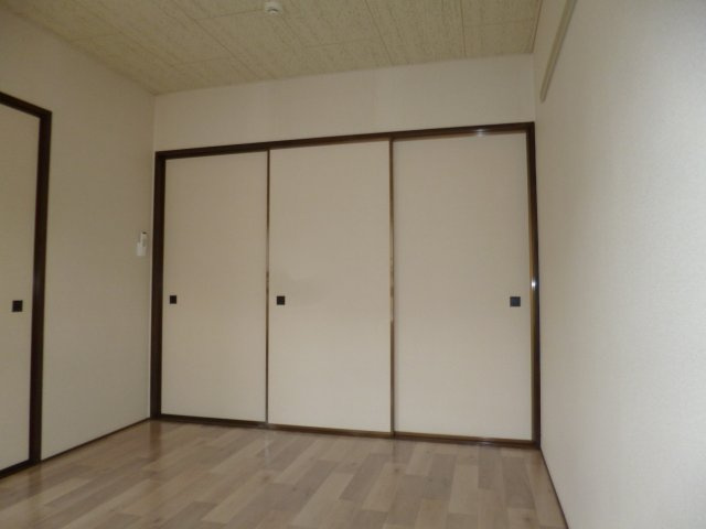 アンジェリーク福島の洋室