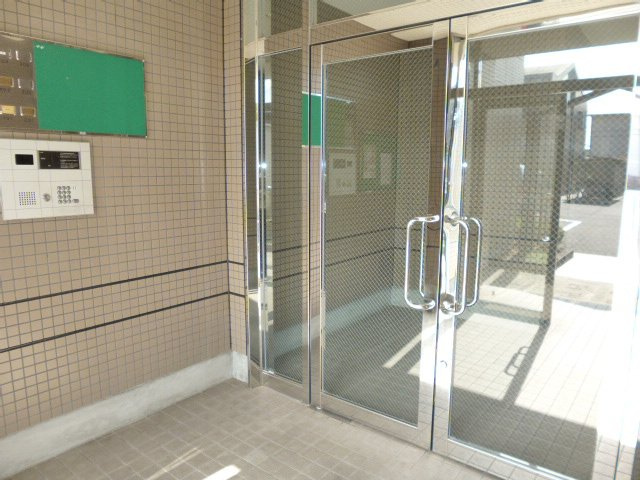倉敷市日吉町のアパートのエントランス|オートロック
