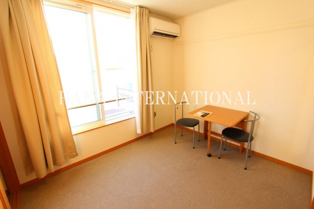 レオパレスさくらブリッサⅡの洋室