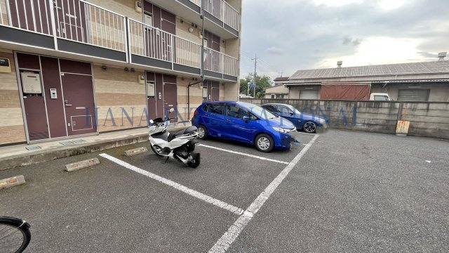 レオパレスさくらブリッサⅡの駐車場