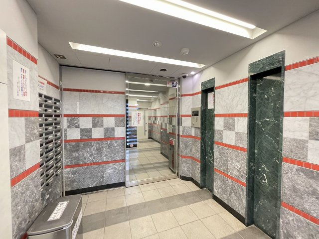 【エントランス】ステージファースト池袋アジールコート