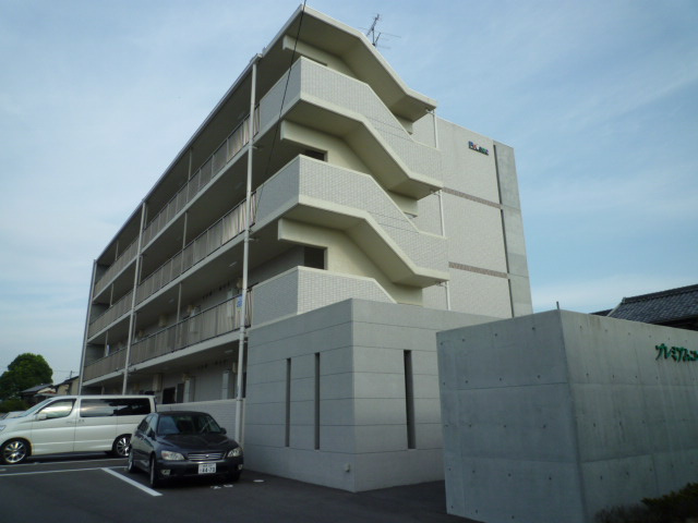 倉敷市白楽町の賃貸マンションの外観