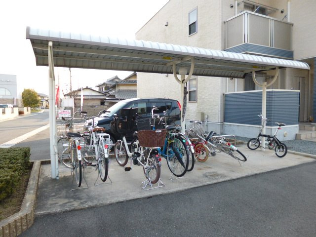倉敷市羽島のアパートのその他共用部分|自転車置き場