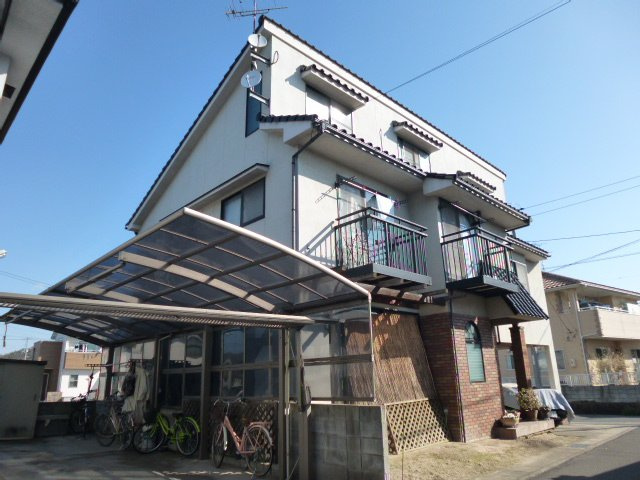 倉敷市中庄のアパートの駐車場