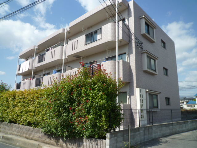 総社市総社３丁目の賃貸マンションの外観