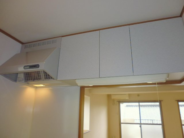 アプランドルⅣのキッチン|キッチン上収納