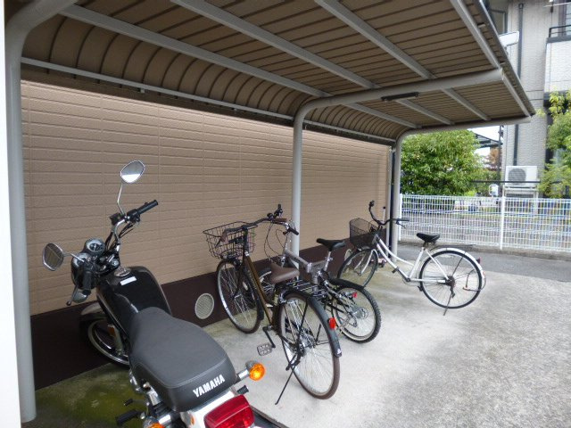 ドミール新田のその他共用部分|自転車置き場