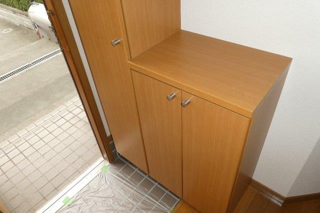 クレストールＤの内装|シューズボックス