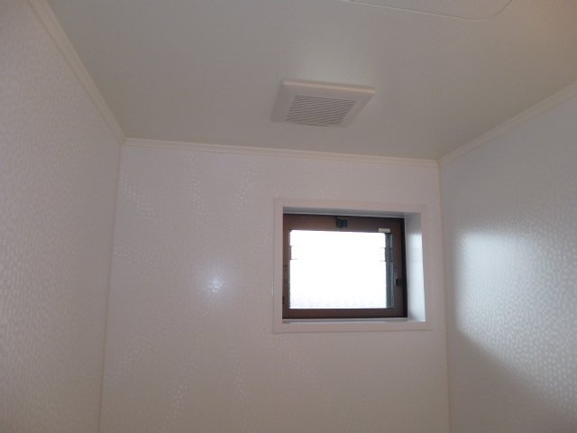 クレイドル浜町の浴室|浴室窓