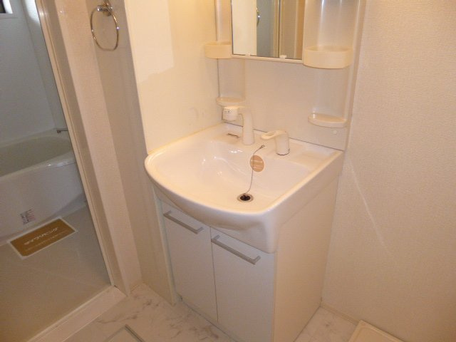 クレイドル浜町の独立洗面台|洗髪洗面化粧台