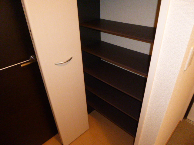 クレイドル浜町の収納