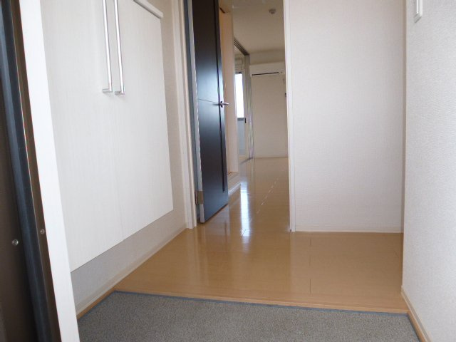 クレイドル浜町の玄関