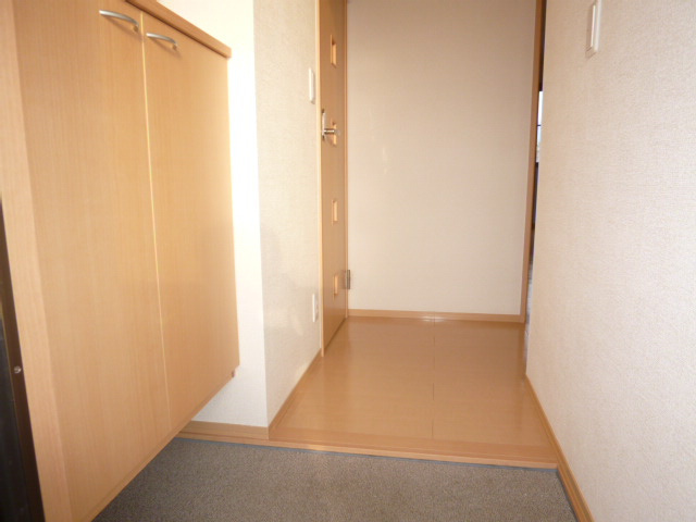 クレイドル浜町の玄関