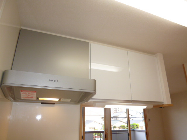 クレイドル浜町のキッチン|キッチン上収納