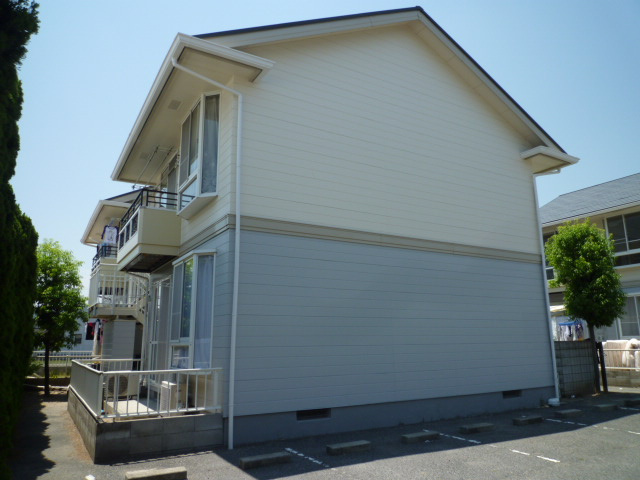 倉敷市上東のアパートの外観