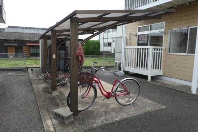岡山市南区箕島のアパートのその他共用部分|自転車置き場