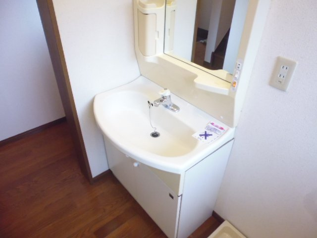 緒形貸家Ａの独立洗面台
