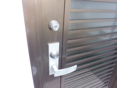 【玄関】 | 緒形貸家Ａ | Wロックキー