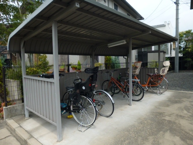 ロイヤルガーデンミルフィーＢのその他共用部分|自転車置き場