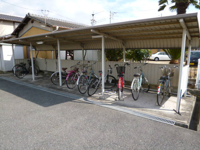 倉敷市酒津のアパートのその他共用部分|自転車置き場