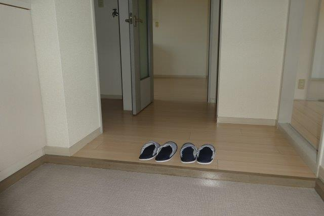 カーサつぼいＢの玄関