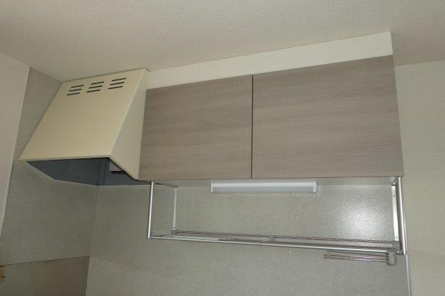 カーサつぼいＢのキッチン|キッチン上棚