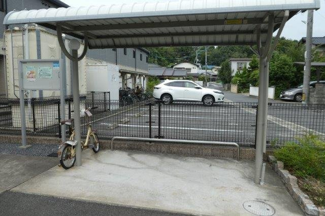 岡山市南区妹尾のアパートのその他共用部分|自転車置き場