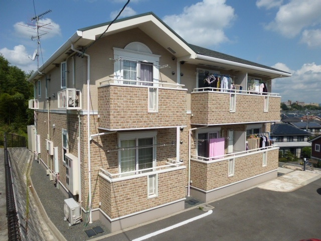 倉敷市徳芳のアパートの外観