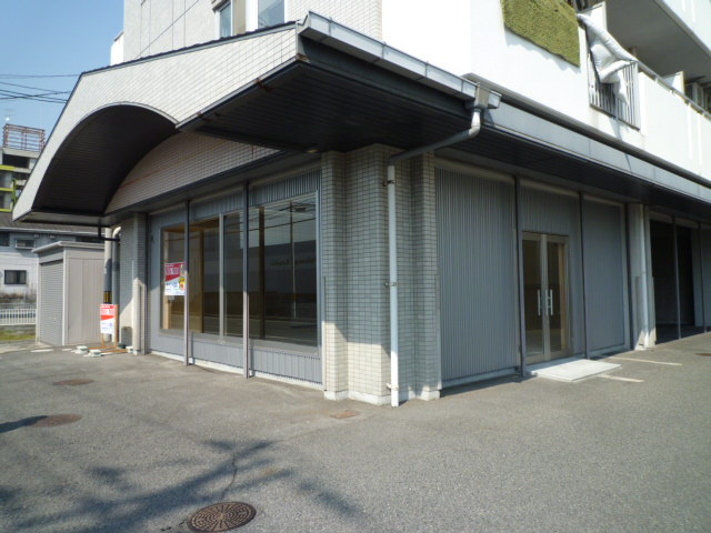 倉敷市中庄の店舗一部の外観
