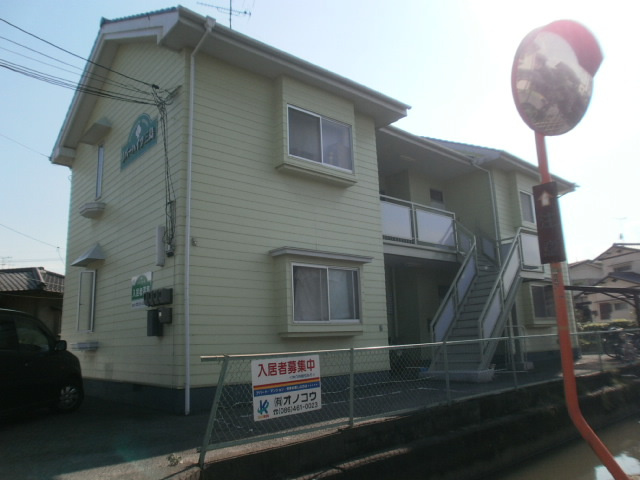 倉敷市二日市のアパートの外観