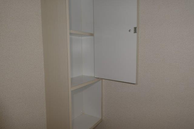 グランソレイユのトイレ|トイレ棚