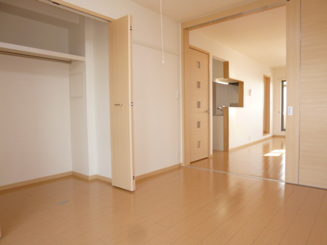 倉敷市老松町１丁目のアパートの洋室