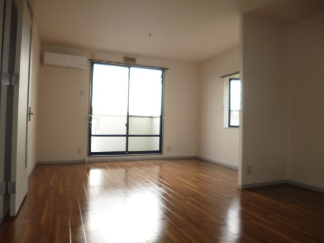 サンビレッジブライトＡの居間・リビング