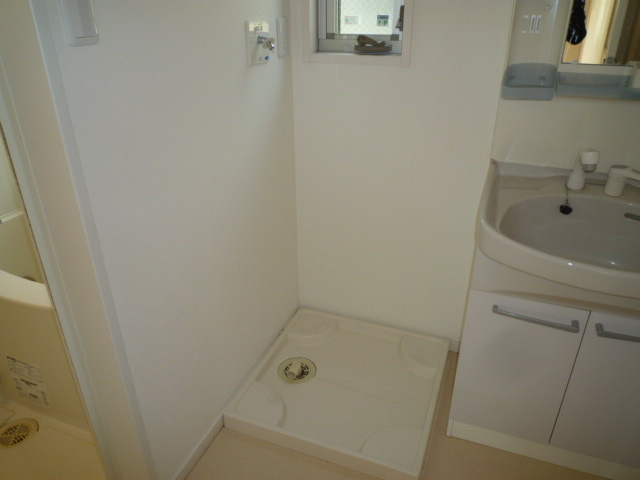 ヴィラガールのその他|洗濯機置き場