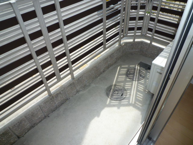 ヴィラガールの庭|テラス