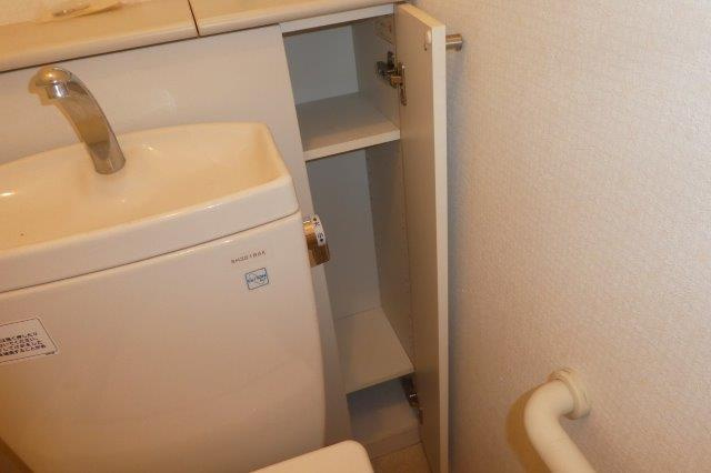 ヴィラガールのトイレ|トイレ棚