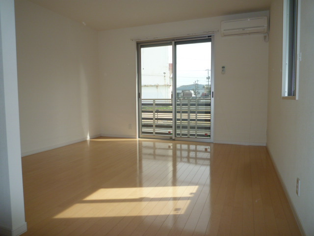 ヴィラガールの居間・リビング|洋室